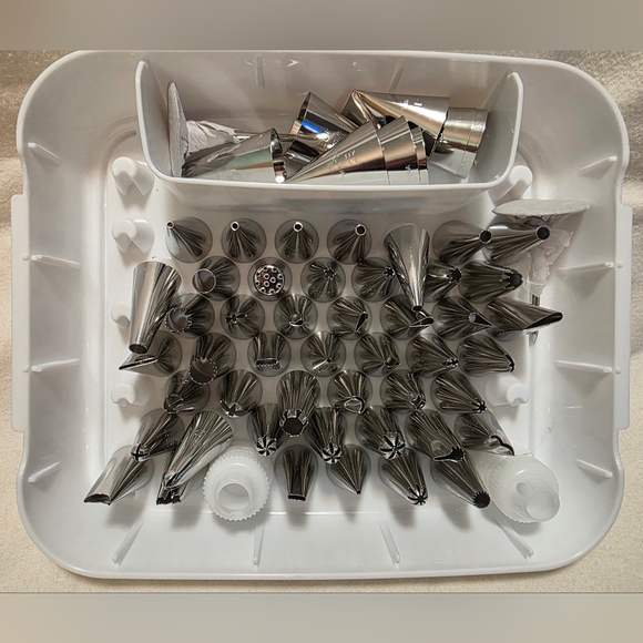 Wilton™ 55-Piece Master Cake & Cupcake Piping Tip Set - Picture 5 of 5